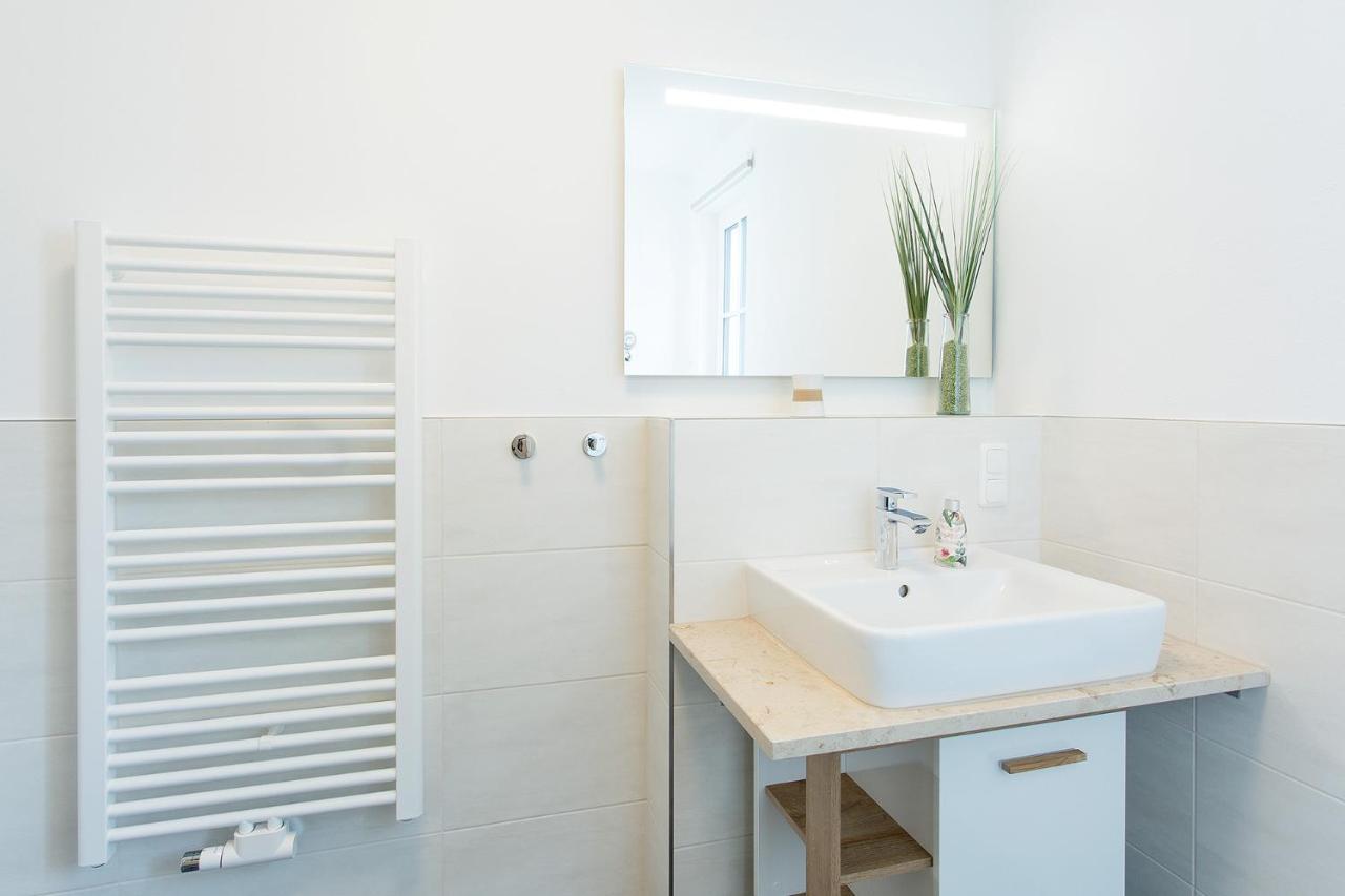 Ilex Apartment Born